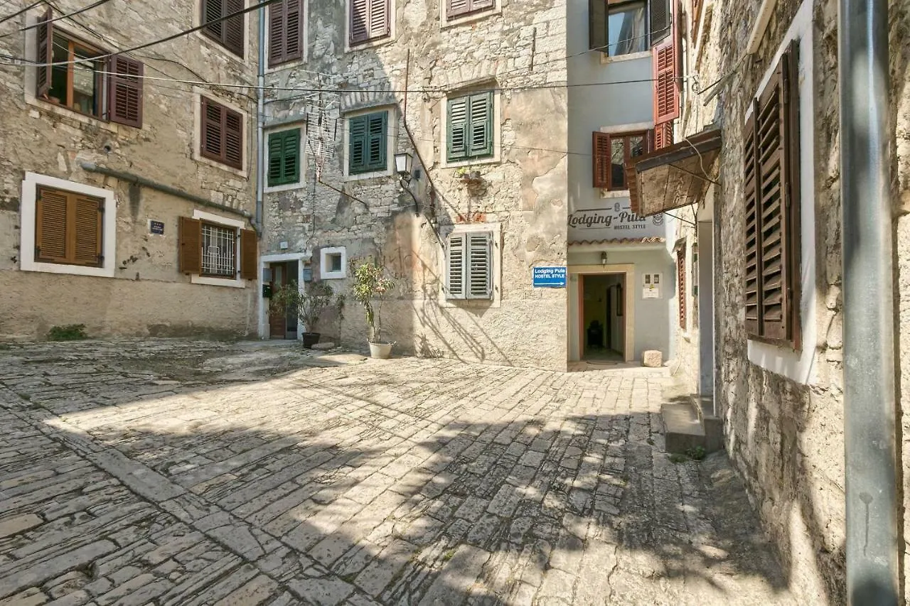 Old Town Apartments In City Center 2 Pula