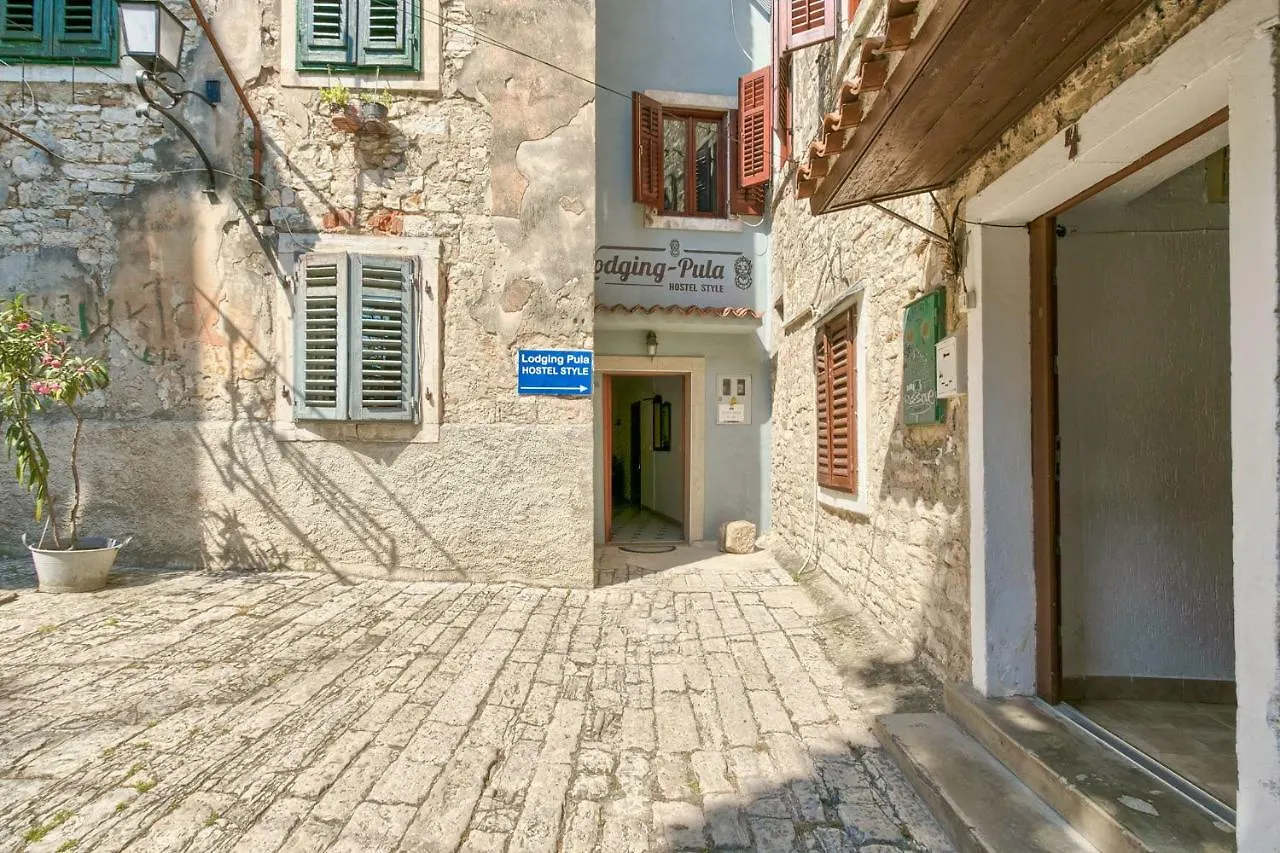 Old Town Apartments In City Center 2 Pula 0*,  Croatia