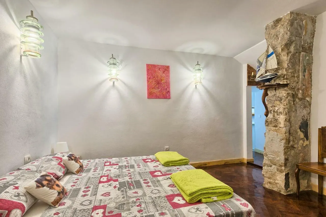 Old Town Apartments In City Center 2 Pula